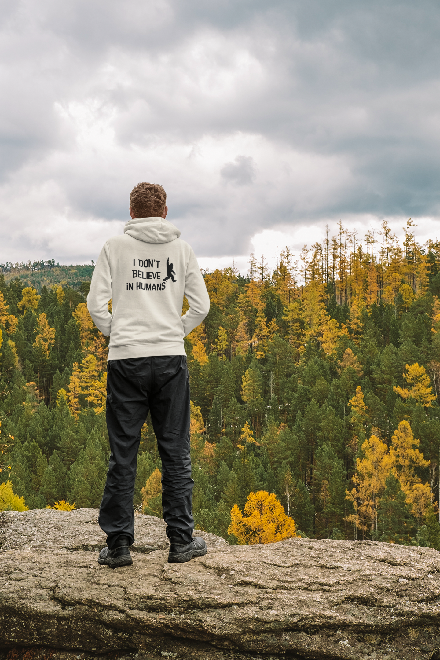 Bigfoot: I Don't Believe in Humans Unisex Heavy Blend™ Hoodie Sweatshirt